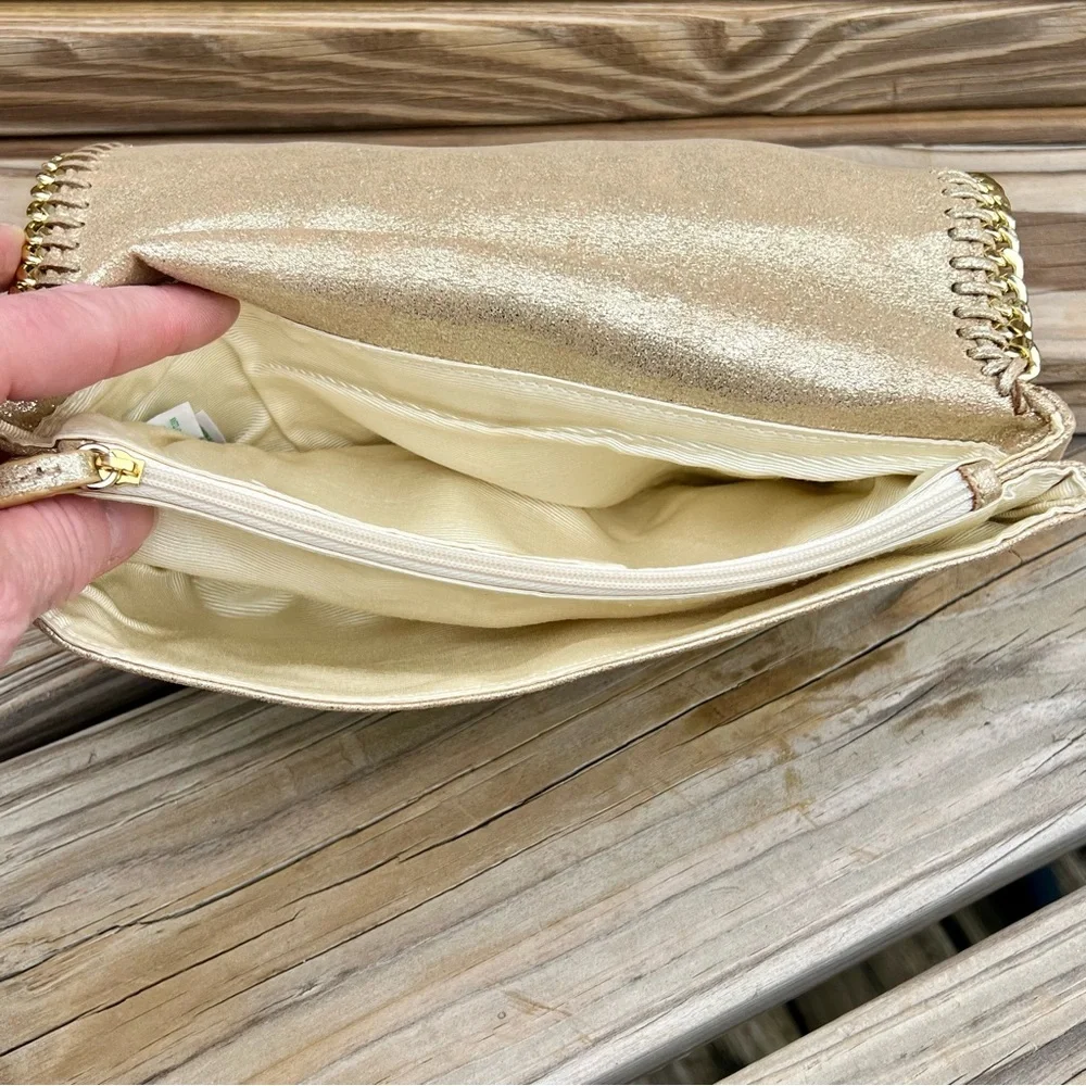 - Lilly Pulitzer Metallic Gold Link Clutch! EUC!